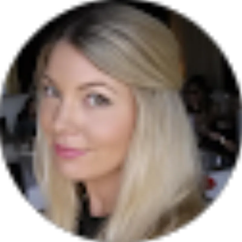 Ashley G., verified reviewer