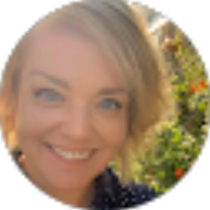Jaynee F., verified reviewer
