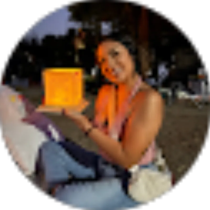 Julezza E., verified reviewer