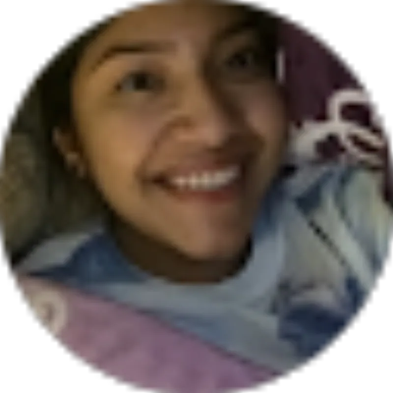 Yarelii E., verified reviewer